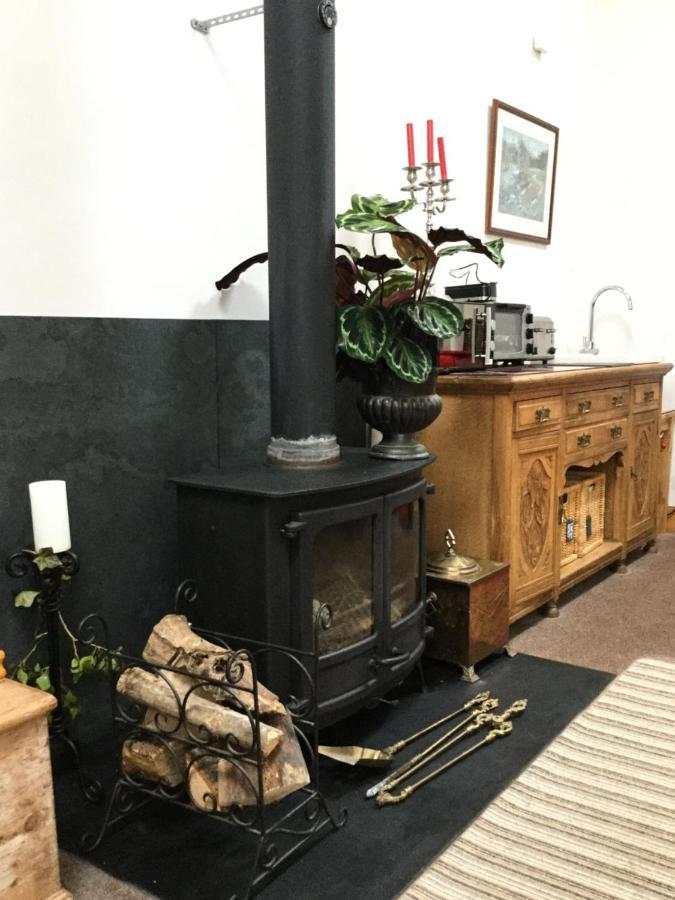Auld Skuil Hotel Ashkirk Eksteriør billede